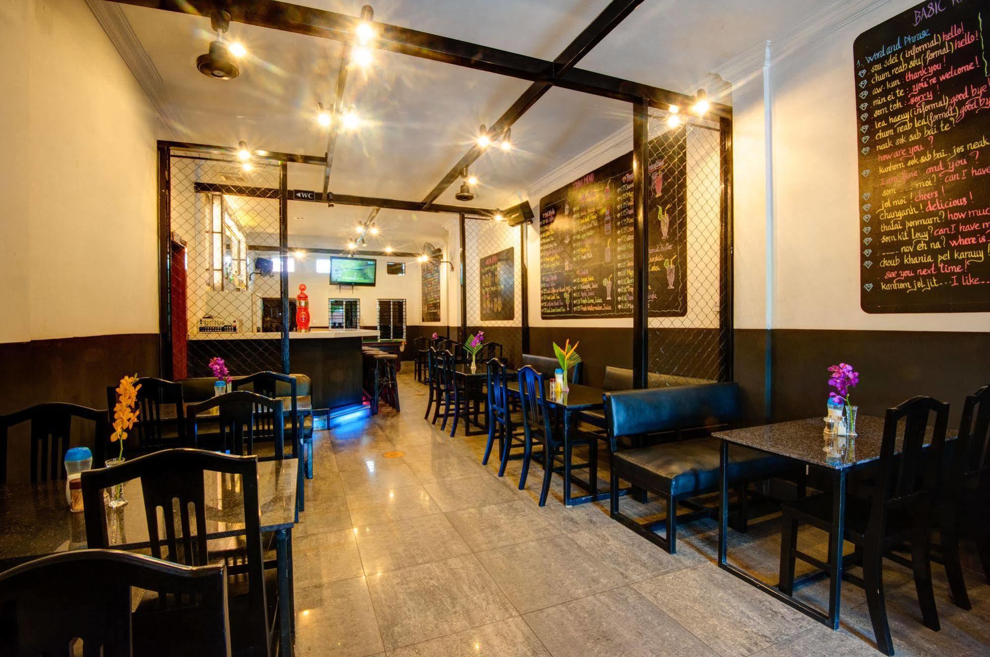 Me Mate Place Phnom Penh Exterior foto